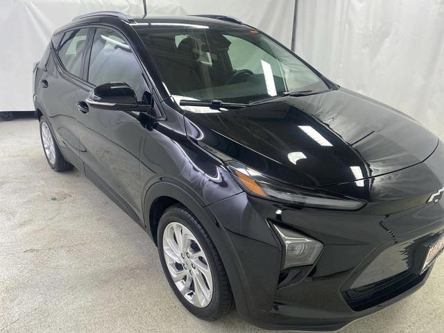 Photo of 2022 Mosaic Black Metallic Chevrolet Bolt EUV
