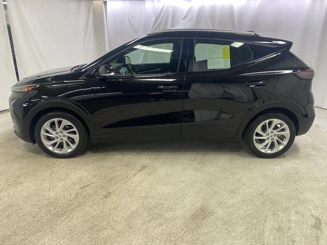 Photo of 2022 Mosaic Black Metallic Chevrolet Bolt EUV