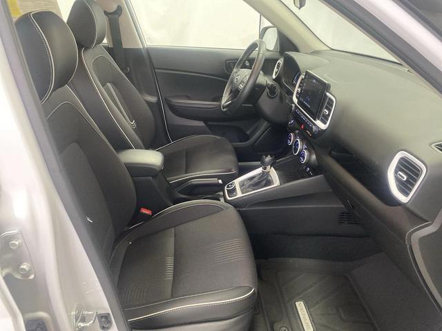 Photo of 2024 Lunar White w/Black Roof Hyundai VENUE