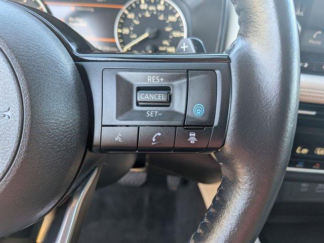 Photo of 2023 White Nissan Rogue