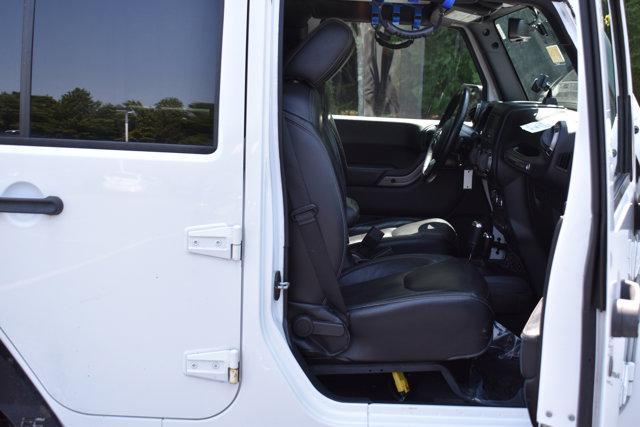 Photo of 2018 Bright White Clearcoat Jeep Wrangler JK Unlimited
