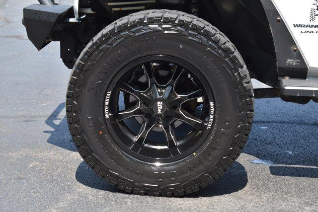 Photo of 2018 Bright White Clearcoat Jeep Wrangler JK Unlimited