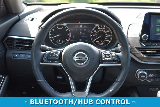 Photo of 2020 Pearl White Tricoat Nissan Altima
