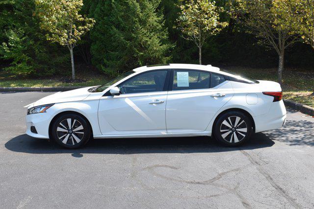 Photo of 2020 Pearl White Tricoat Nissan Altima