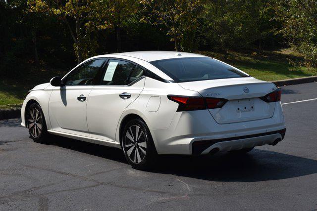 Photo of 2020 Pearl White Tricoat Nissan Altima