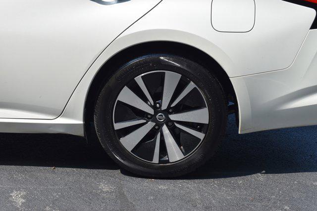 Photo of 2020 Pearl White Tricoat Nissan Altima