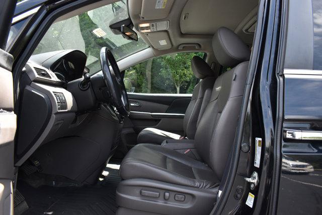 Photo of 2016 Crystal Black Pearl Honda Odyssey