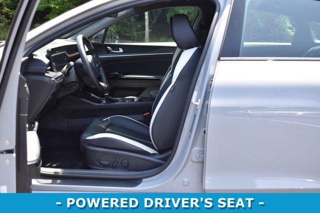 Photo of 2025 Wolf Gray Kia K5