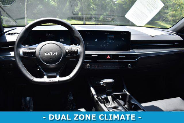 Photo of 2025 Wolf Gray Kia K5