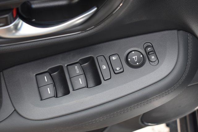 Photo of 2026 Platinum White Pearl Honda HR-V
