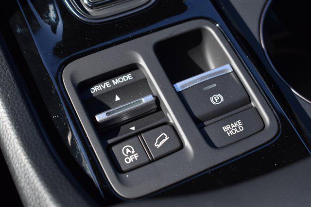 Photo of 2025 Diffused Sky Pearl Honda Pilot