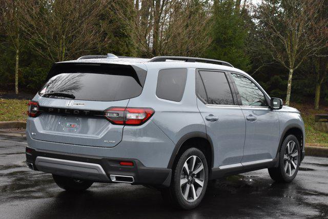 Photo of 2025 Sonic Gray Pearl Honda Pilot