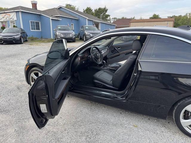 Photo of 2009 Black BMW 328
