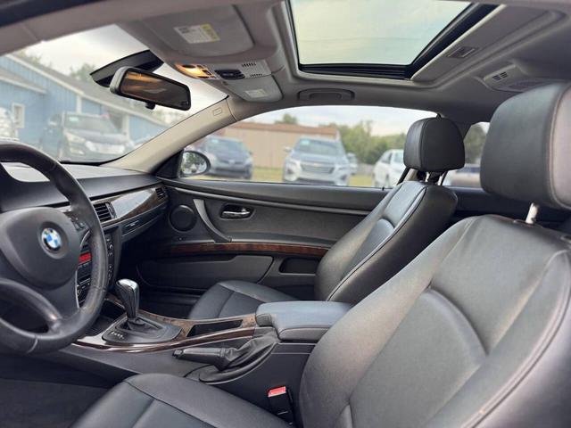Photo of 2009 Black BMW 328