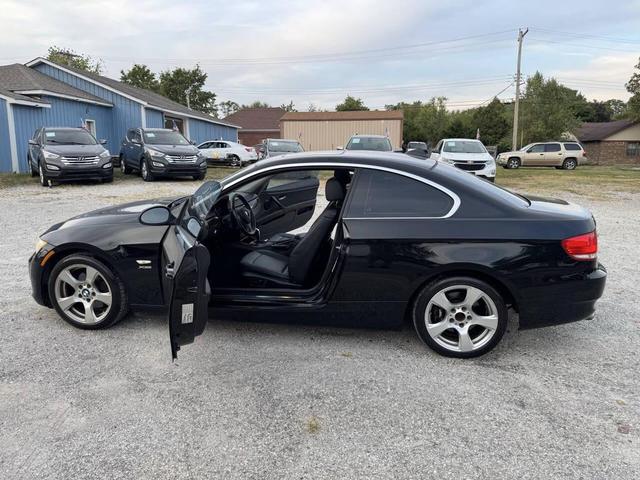 Photo of 2009 Black BMW 328