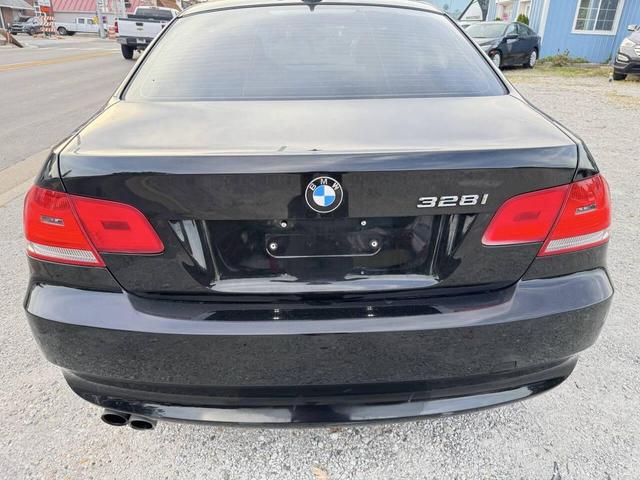 Photo of 2009 Black BMW 328