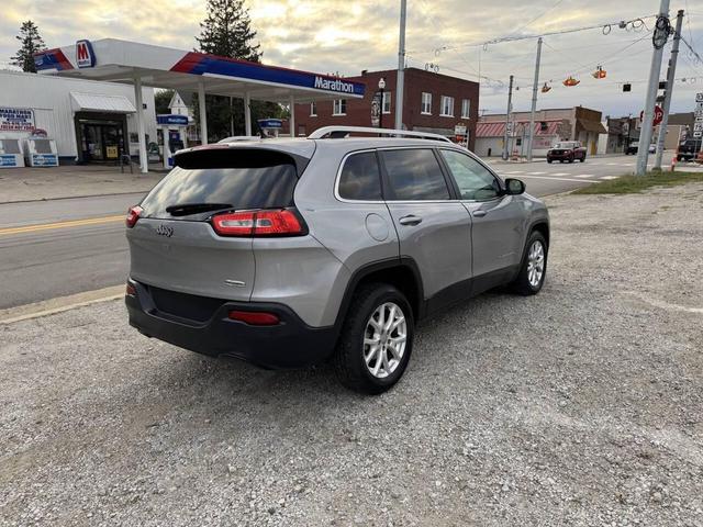 Photo of 2015 Silver Jeep Cherokee