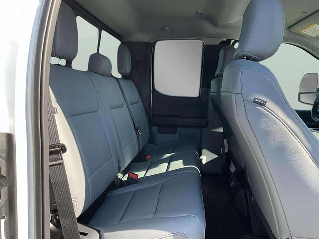 Photo of 2026 OXFORD WHITE Ford F-450