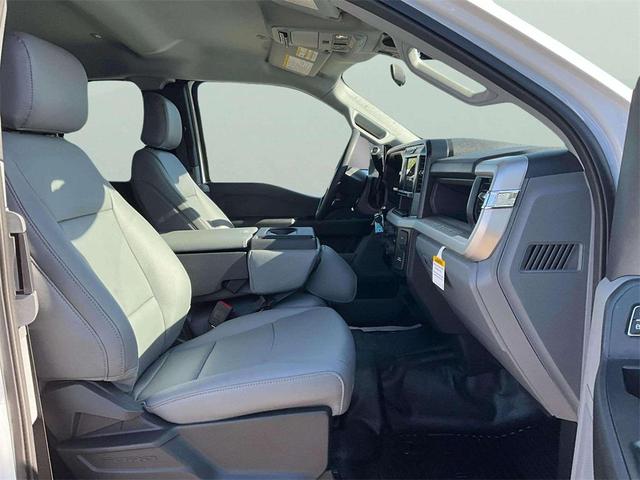 Photo of 2026 OXFORD WHITE Ford F-450