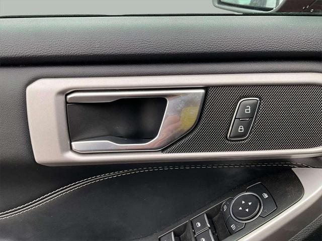 Photo of 2022 Rapid Red Metallic Tinted Clearcoat Ford Explorer