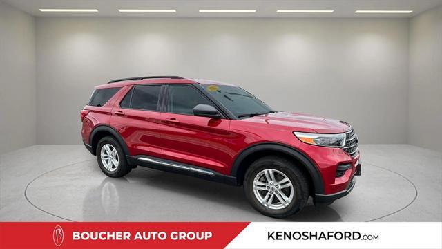 Photo of 2022 Rapid Red Metallic Tinted Clearcoat Ford Explorer