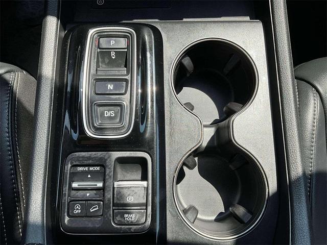 Photo of 2025 Gray Honda Pilot