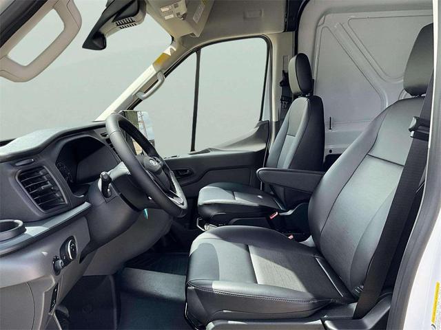 Photo of 2025 Oxford White Ford Transit-150