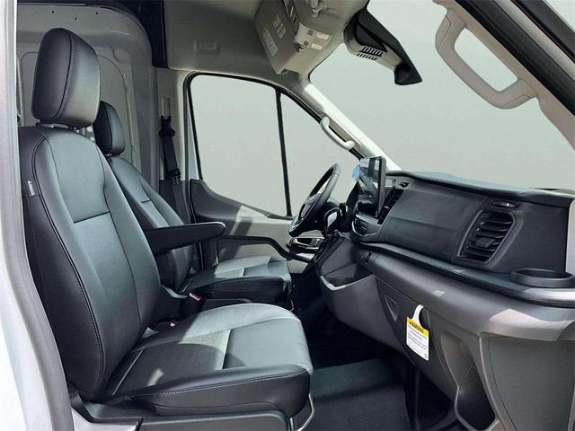 Photo of 2025 Oxford White Ford Transit-150