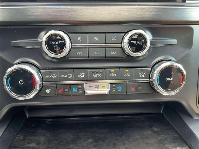 Photo of 2024 Agate Black Metallic Ford F-250