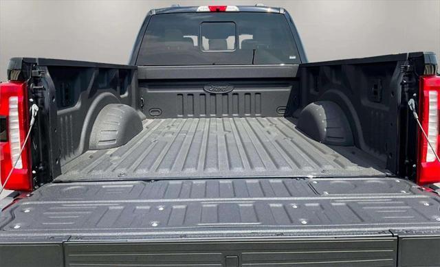 Photo of 2024 Agate Black Metallic Ford F-250