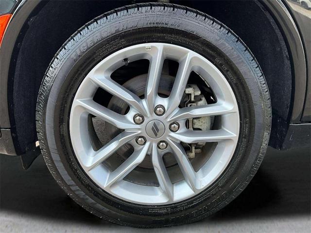 Photo of 2023 Black Metallic Dodge Durango