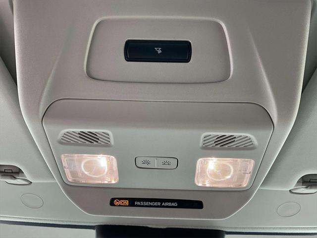 Photo of 2025 Oxford White Ford Transit-350