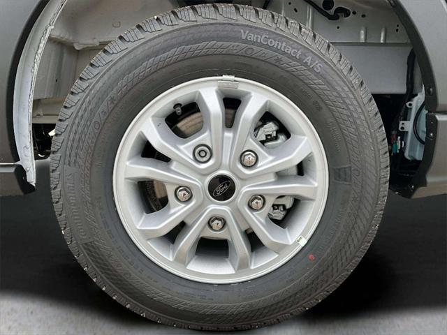 Photo of 2025 Oxford White Ford Transit-350