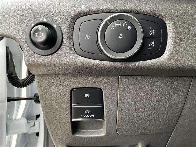 Photo of 2025 Oxford White Ford Transit-350