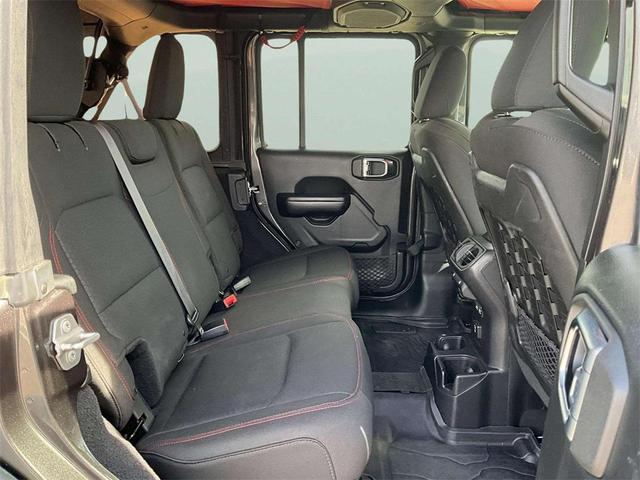 Photo of 2018 Granite Crystal Metallic Clearcoat Jeep Wrangler Unlimited