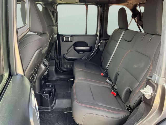 Photo of 2018 Granite Crystal Metallic Clearcoat Jeep Wrangler Unlimited