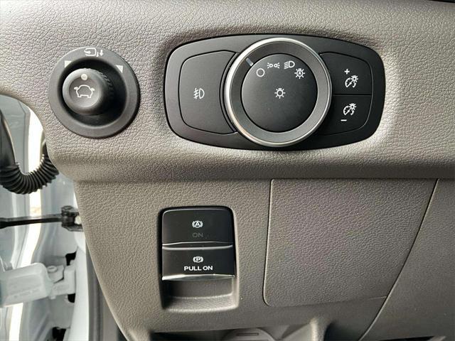 Photo of 2025 Oxford White Ford Transit-350