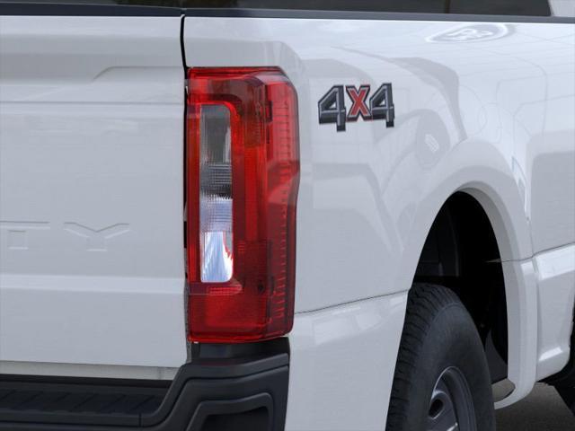 Photo of 2025 Oxford White Ford F-250