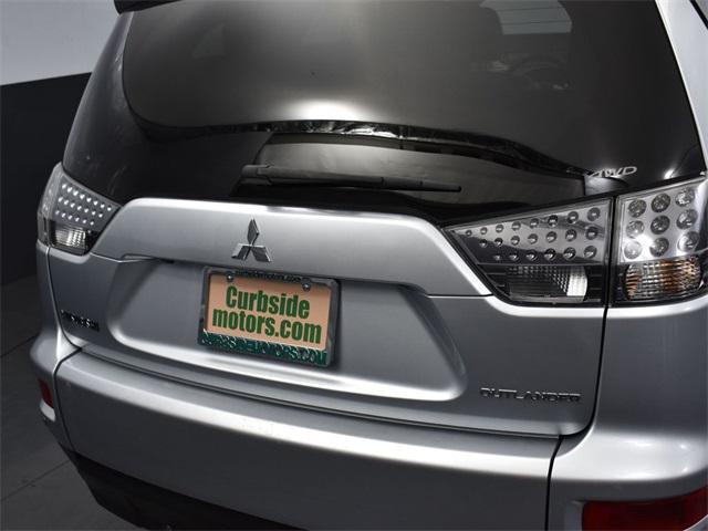 Photo of 2013 Cool Silver Metallic Mitsubishi Outlander