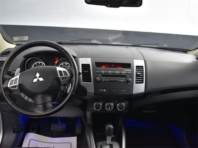 Photo of 2013 Cool Silver Metallic Mitsubishi Outlander