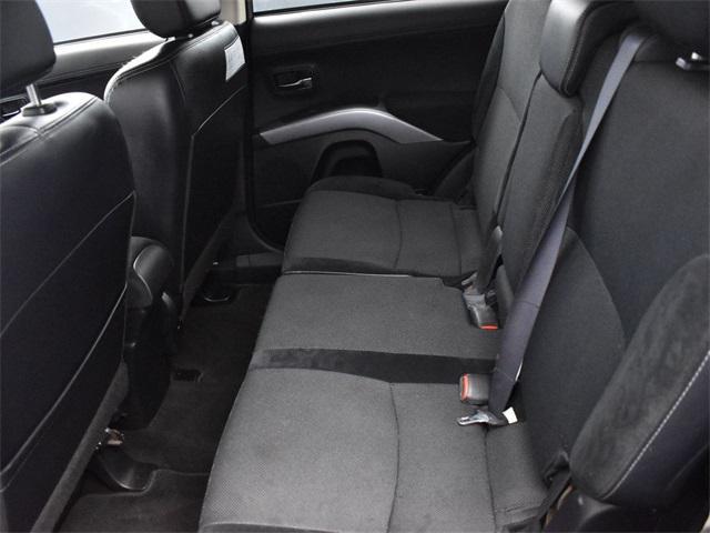 Photo of 2013 Cool Silver Metallic Mitsubishi Outlander
