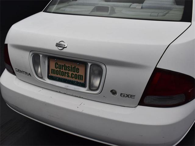 Photo of 2002 Cloud White Nissan Sentra