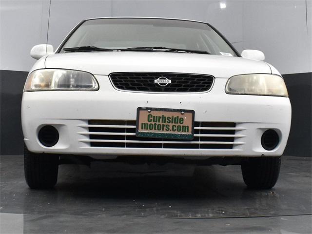 Photo of 2002 Cloud White Nissan Sentra