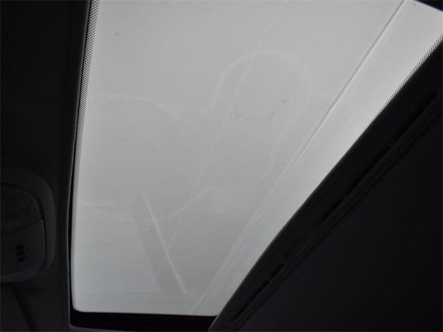 Photo of 2000 Polar White Mercedes-Benz M-Class