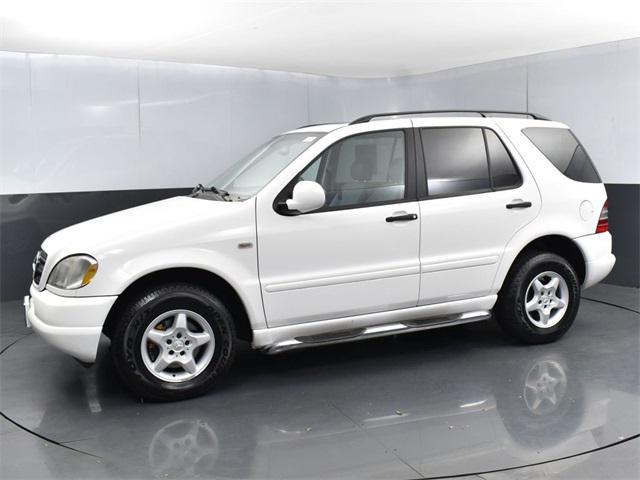 Photo of 2000 Polar White Mercedes-Benz M-Class