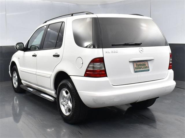 Photo of 2000 Polar White Mercedes-Benz M-Class