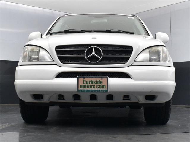 Photo of 2000 Polar White Mercedes-Benz M-Class
