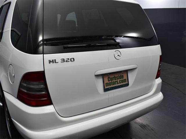 Photo of 2000 Polar White Mercedes-Benz M-Class