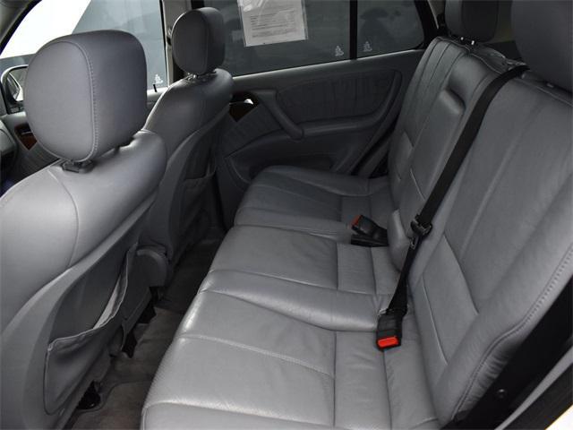Photo of 2000 Polar White Mercedes-Benz M-Class