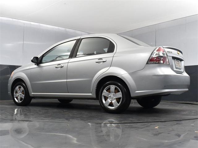 Photo of 2011 Silver Ice Metallic Chevrolet Aveo